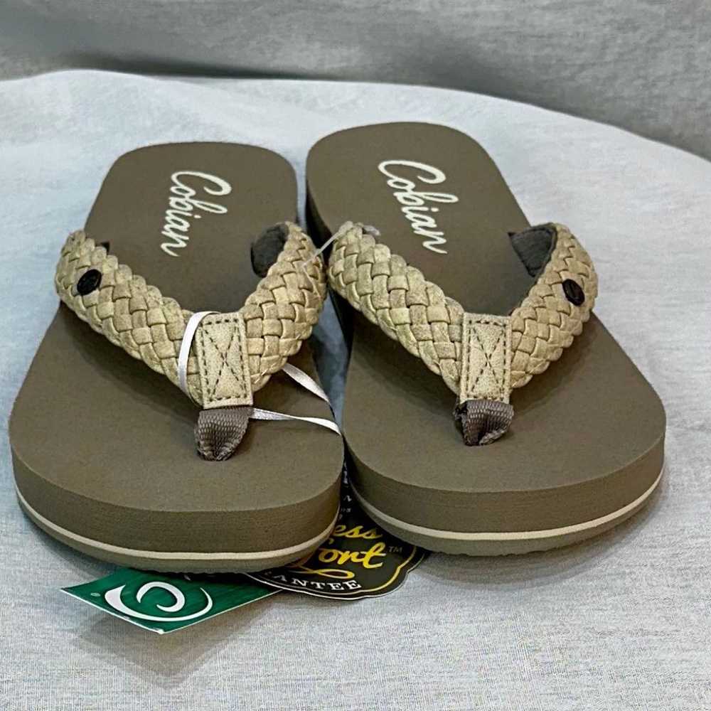 Cobain Sandals New Size 9 Beige